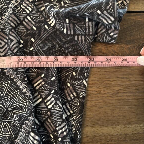 Catherines Womens 3/4 Sleeve Paisley Top Size 4X Black V Neck Fairy Grunge Boho - Picture 7 of 8